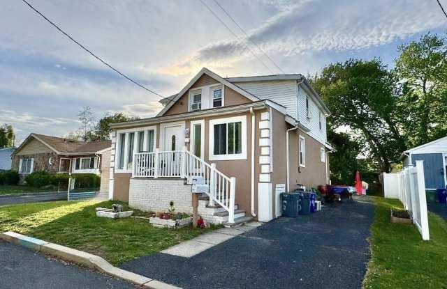 196 Milton Avenue Gallery 2