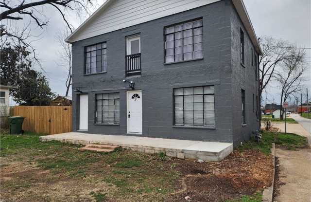 415 W Poplar Street photos photos