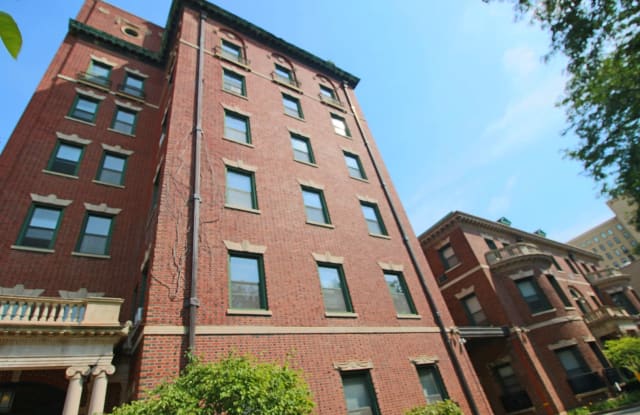 520 West Wellington Avenue - 520 West Wellington Avenue, Chicago, IL 60657