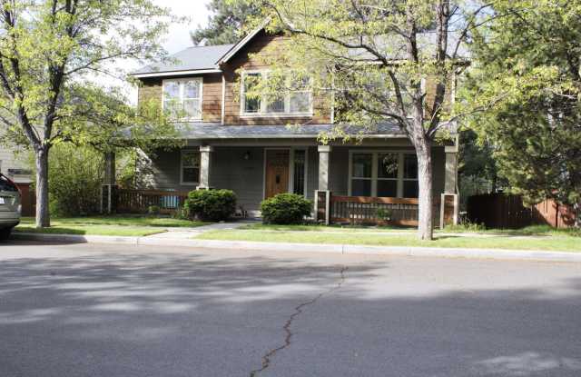 Gorgeous NW home with 3 primary suites 3.5 bathrooms and a fully fenced backyard! photos photos