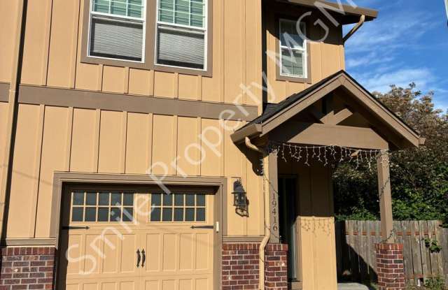 A beautiful 3 bedrooms and 2.5 bathrooms townhouse located in in Milwaukie city. photos photos