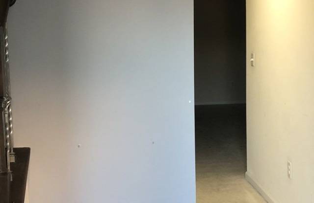 3211 Clear Spring Dr Gallery 2