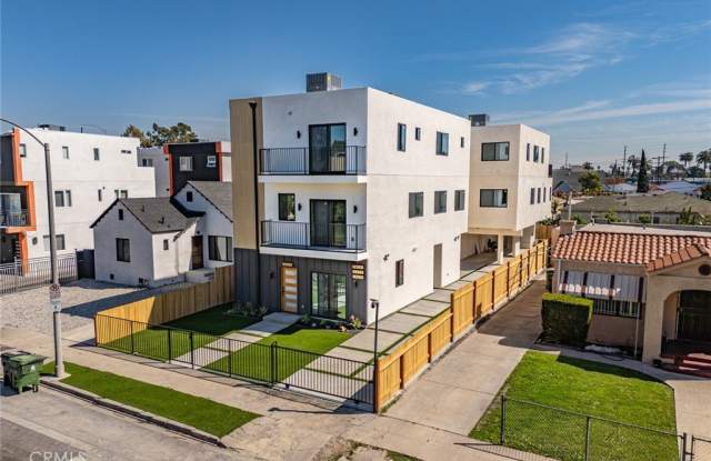 2426 S West View Street photos photos