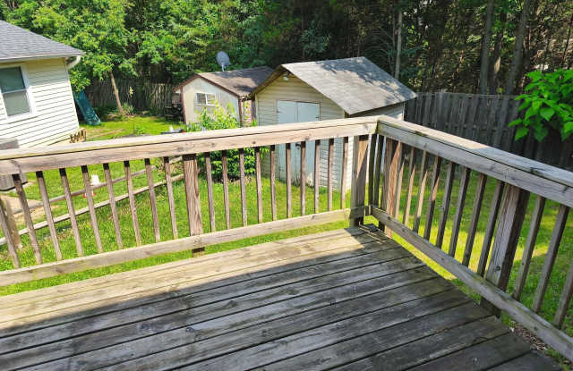 636 YORK LANE SE - 636 York Lane Southeast, Leesburg, VA 20175