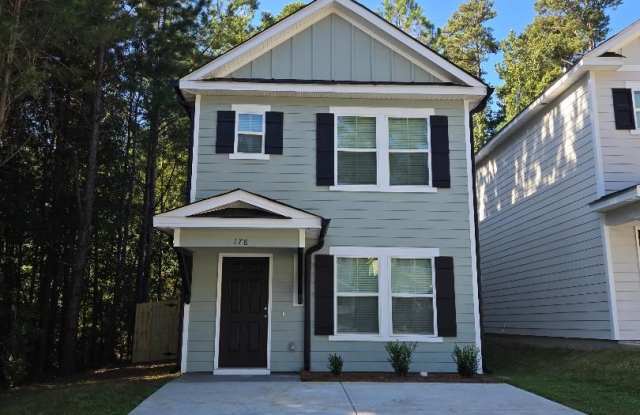 178 Village Run. Harlem, Ga-Charming Charleston style patio home. Gallery 1