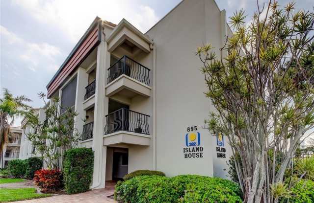 895 S GULFVIEW Boulevard Gallery 3