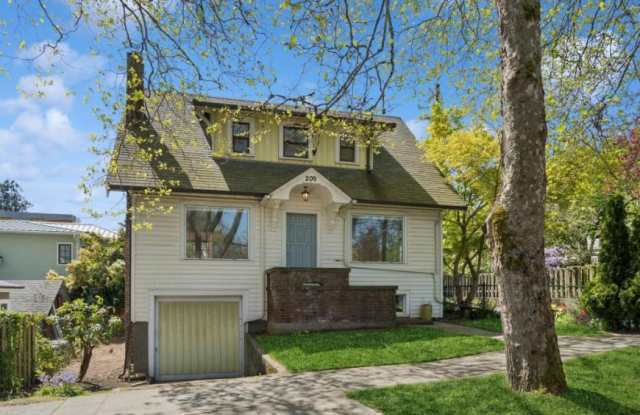 209 W. Blaine St. photos photos