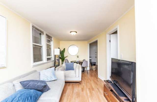 1654 W Melrose Street photos photos