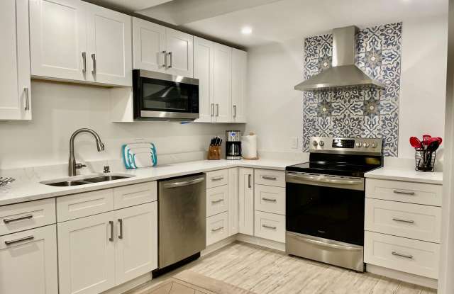 327 NW 2nd Avenue - 327 Northwest 2nd Avenue, Delray Beach, FL 33444