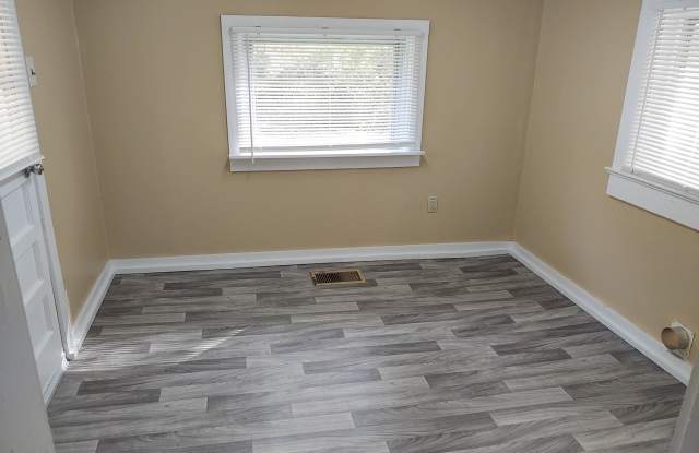2400 Ridgecrest Drive Gallery 2
