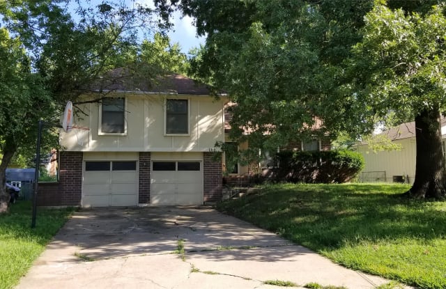 1312 West Sheridan Street - 1312 West Sheridan Street, Olathe, KS 66061