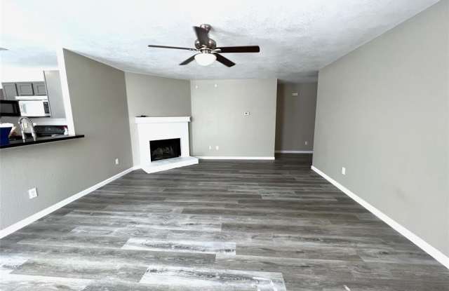 8708 Seven Oaks Lane Gallery 4