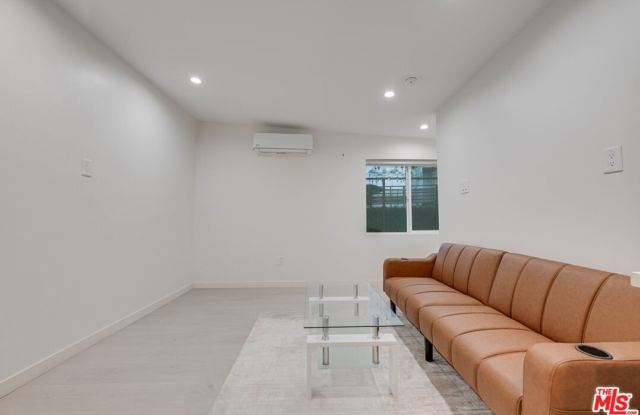 8710 S Chalmers St photos photos