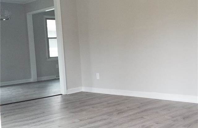 1317 Shannonhouse Drive Gallery 4
