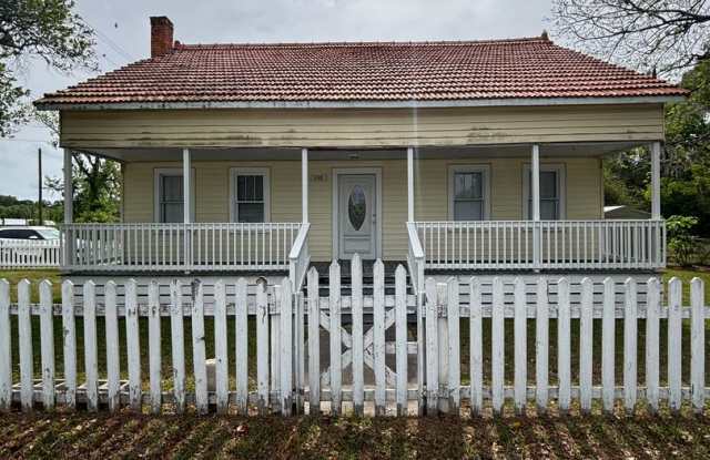 FOR RENT photos photos