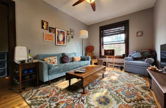 2200 Hennepin Ave S photos photos