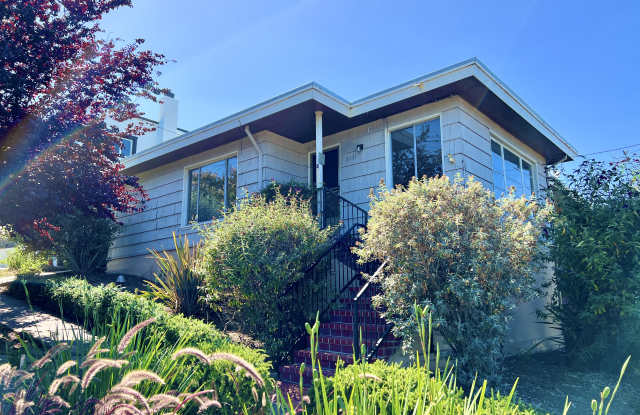 6131 Burlingame Avenue photos photos