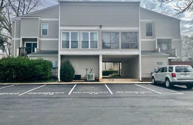 Welcome to this charming 1-bedroom, 1-bathroom Apartment, located in the vibrant city of Charlotte, NC photos photos