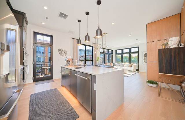 102 Legend Drive Gallery 3