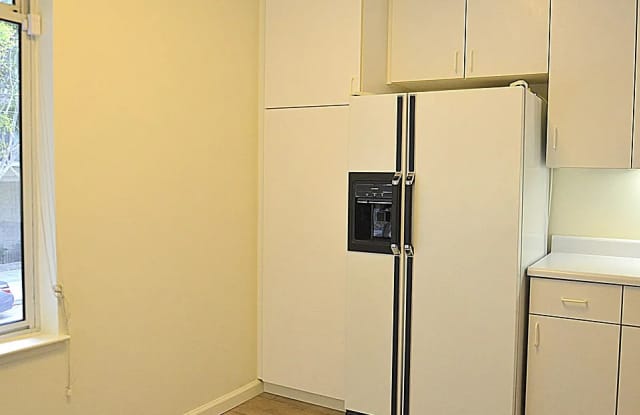 2074 Sutter St Apt 211 Gallery 4