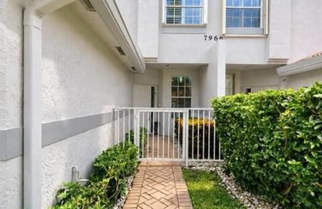 7966 LAINA Lane Gallery 2