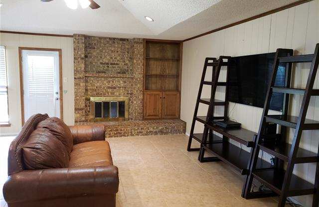 5637 Jamaica Circle Gallery 2