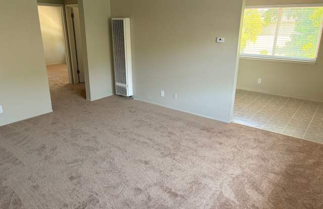 5635 Hoffman Court Gallery 4