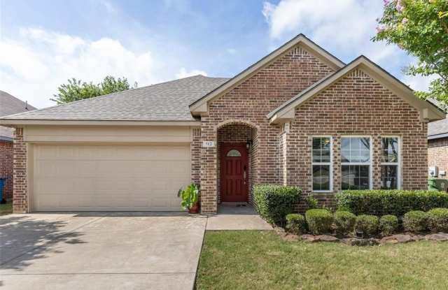 512 Highpark Court - 512 Highpark Court, Lake Dallas, TX 75065