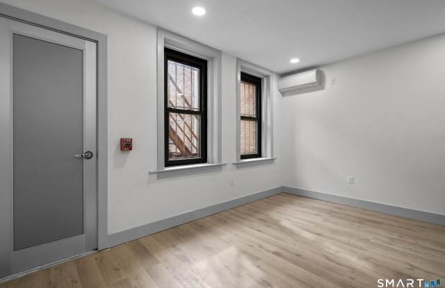 111 Bank Street Gallery 4