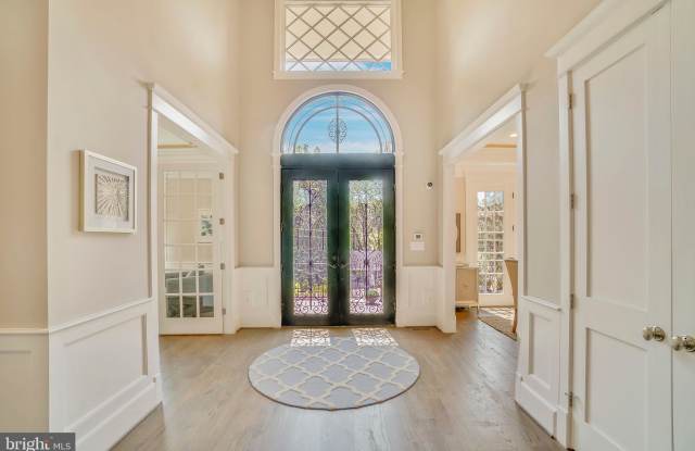 1443 WAGGAMAN CIRCLE Gallery 2