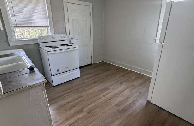 1004 Duke Street photos photos