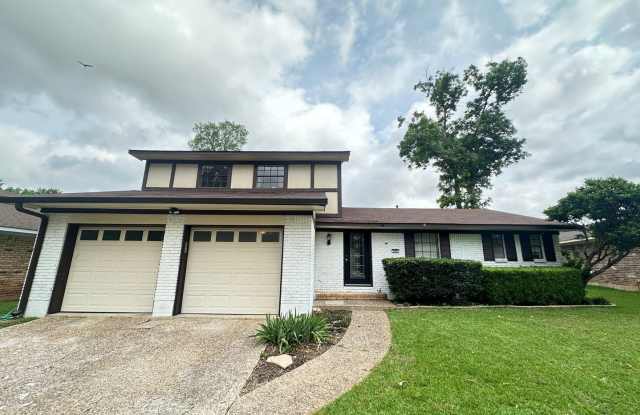 UPDATED IN TOWN SOUTH-LARGE 4/3 BRICK HOME-VERY NICE photos photos
