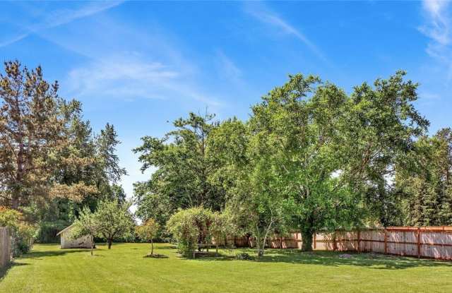 Spacious 4 Bedroom, 2 Bathroom Home Gallery 4