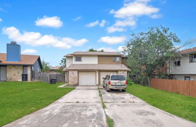 2403 Skylark Cir photos photos