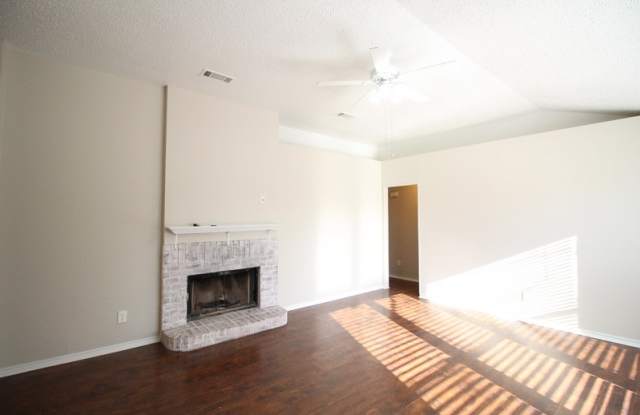 2352 Licorice Pl Gallery 4