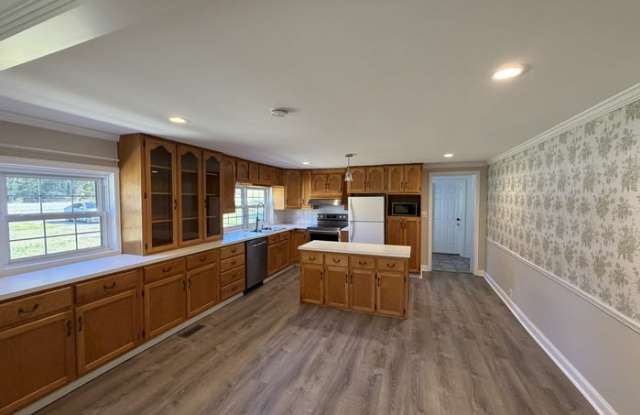 6528 Midway School Road Gallery 3
