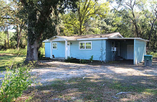 Quaint 2-Bedroom Available in North Crawfordville Gallery 1