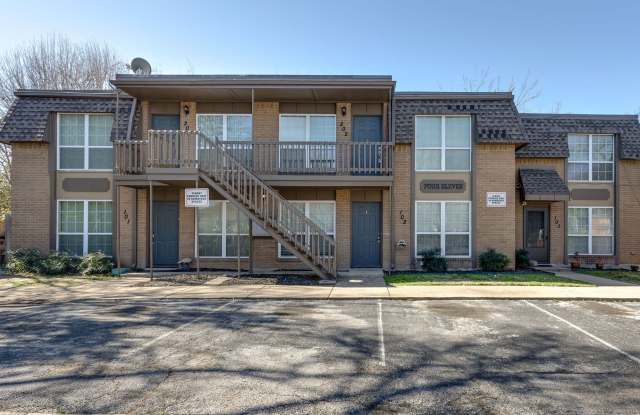 411 S Dooley St Apt 101 - 411 South Dooley Street, Grapevine, TX 76051