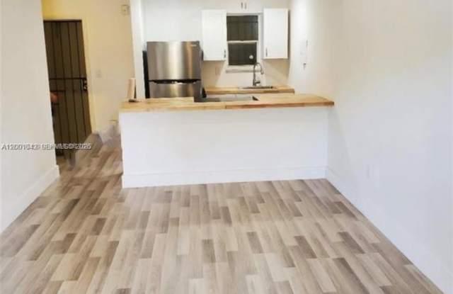 3181 SW 13th St photos photos