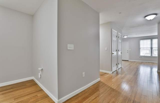 50 Barrington Avenue Gallery 3