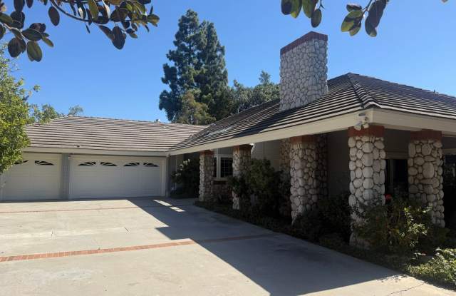 Great four bedroom family home in Poway. Gallery 1