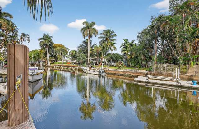 4540 SW 28th Terrace photos photos