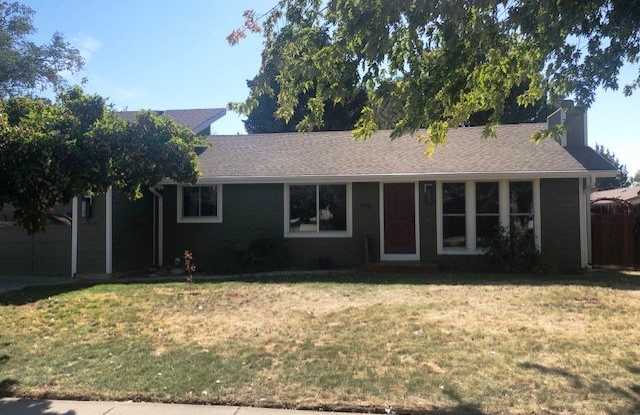 515 E 14th North St photos photos