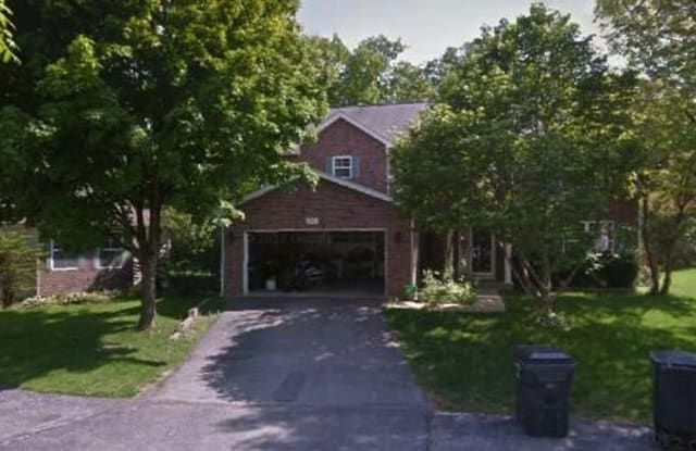 90 N Crooked Lake Ln - 90 N Crooked Lake Ln, Lindenhurst, IL 60046