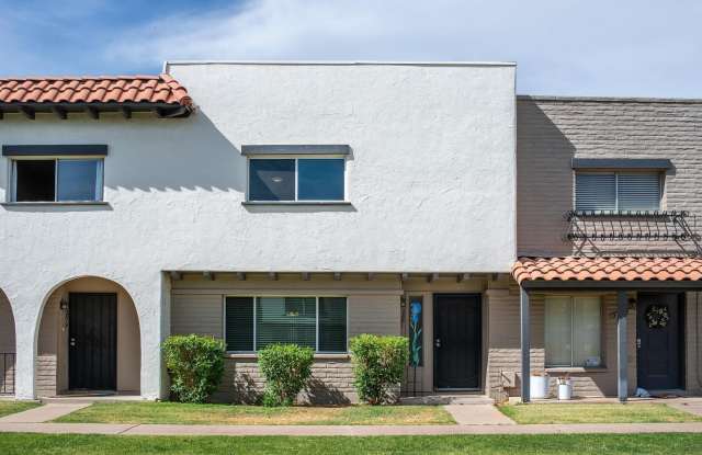 2881 E Fairmount Avenue photos photos