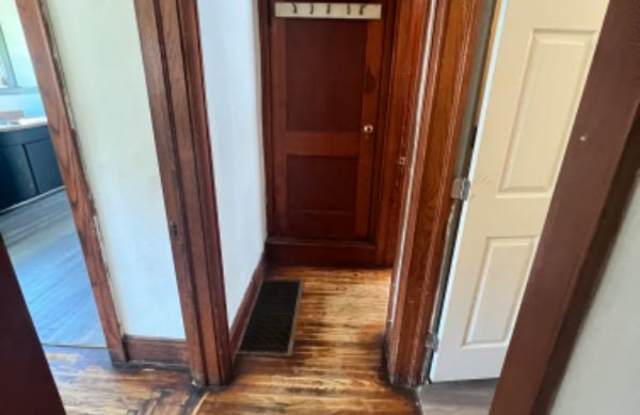 433 S 15th St - 433 South 15th Street, Saginaw, MI 48601