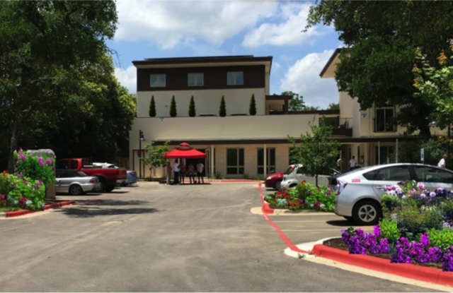 6700 Manchaca Road Gallery 2
