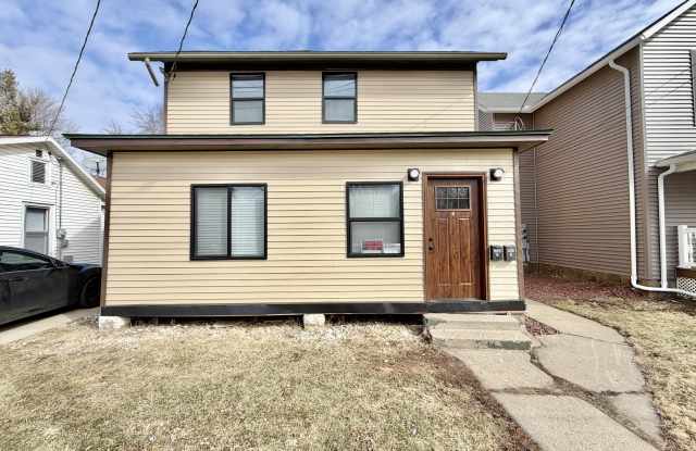 425 South Jackson Street - 2 photos photos