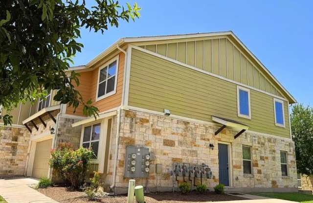 Elegant & Spacious Cityside Townhome with Resort-Style Amenities Gallery 3