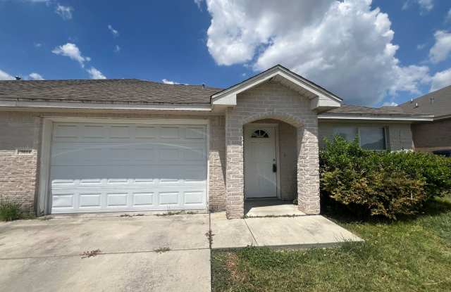 Large 3/2/2 Duplex with Easy Access to IH 35 for Commuters / Stained Concrete Floors  Carpet in Bedrooms / Fenced in Yard / CISD photos photos